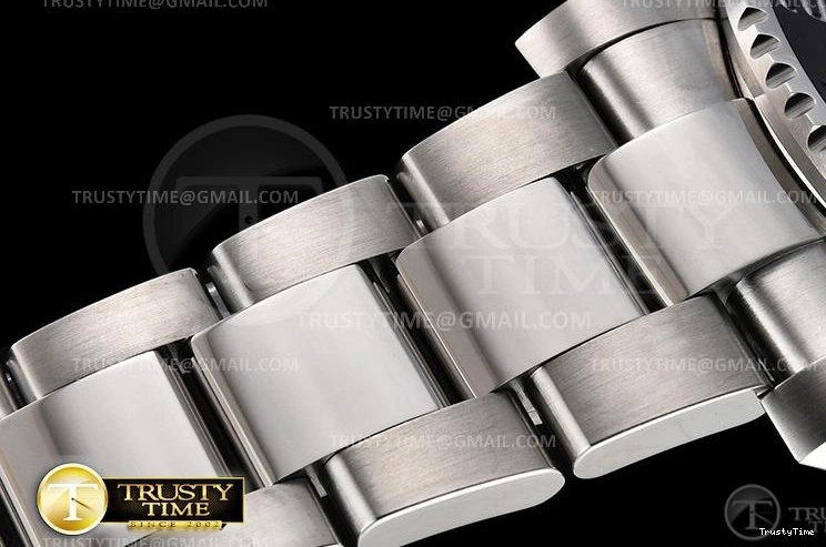 0104 Refined ROLGMT190A – GMT II 116710BLNR 987